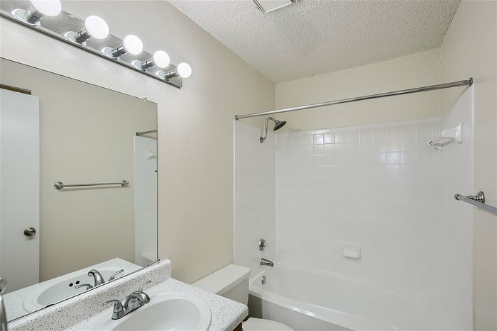 Rise at Town East Apartments