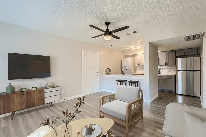 Rise Oak Creek Apartments