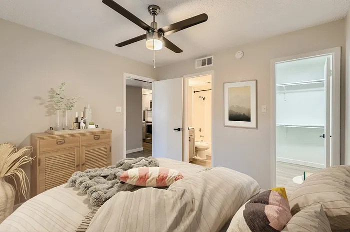 Rise Oak Creek Apartments