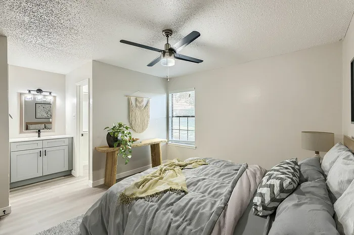 Rise Oak Creek Apartments