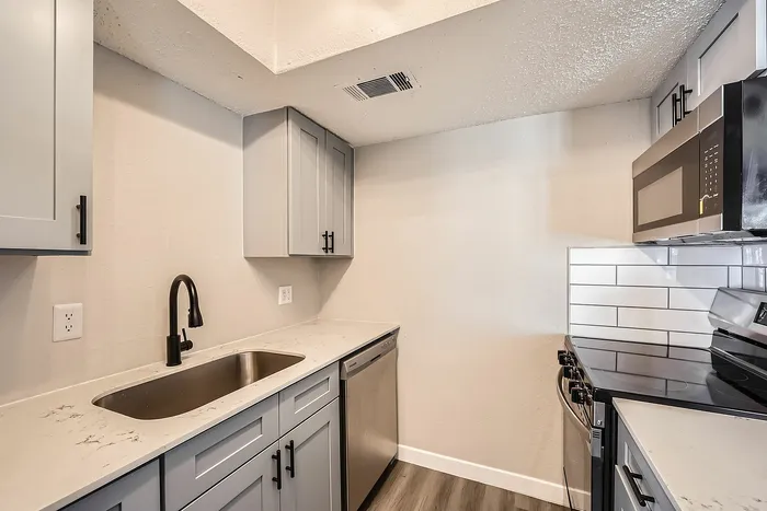 B1 Platinum - 2 Bed 2 Bath