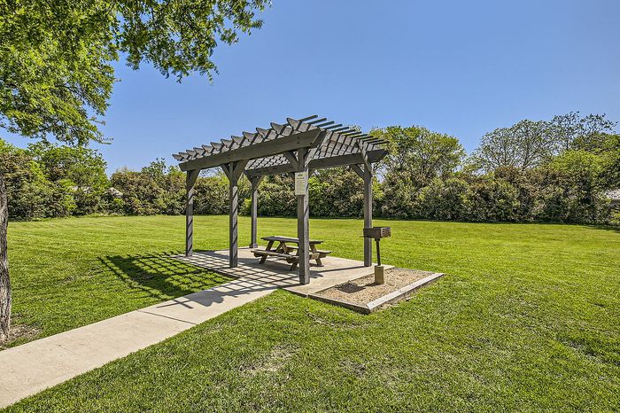 Rise Hillcrest Gazebo