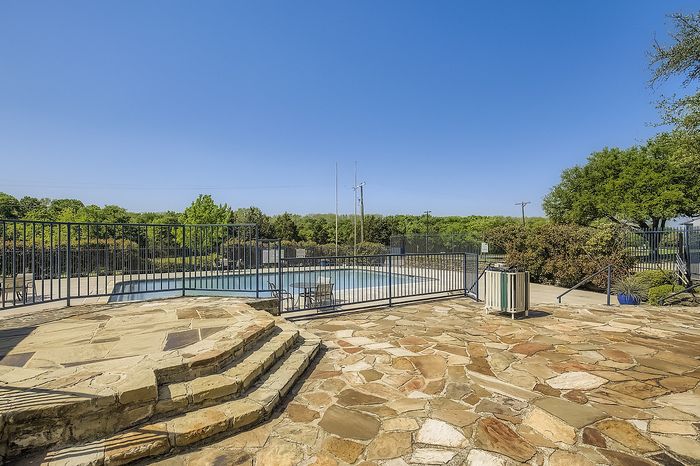 Rise Hillcrest Pool
