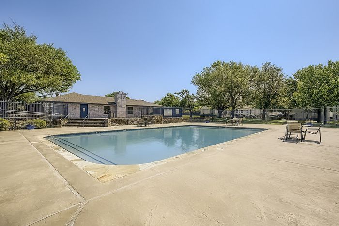 Rise Hillcrest Pool
