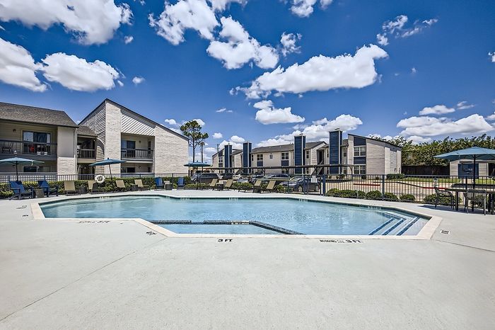 Rise Gateway Pool