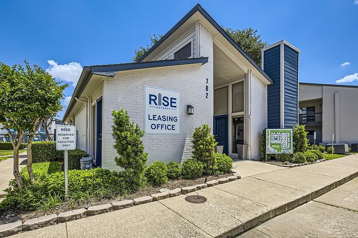 Rise Gateway Leasing Office