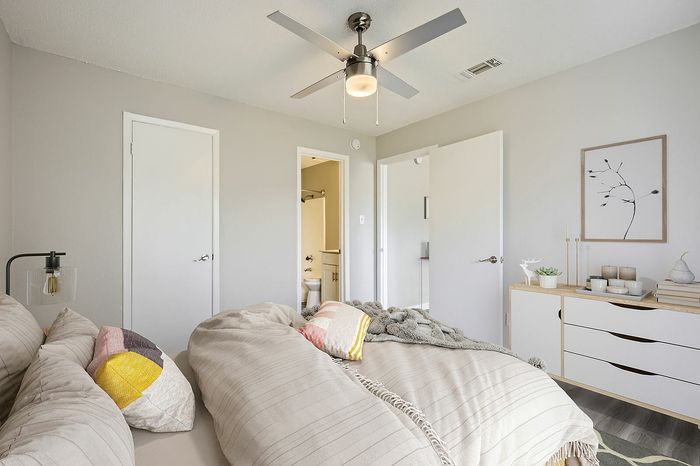 A1 Renovated - 1 Bed 1 Bath