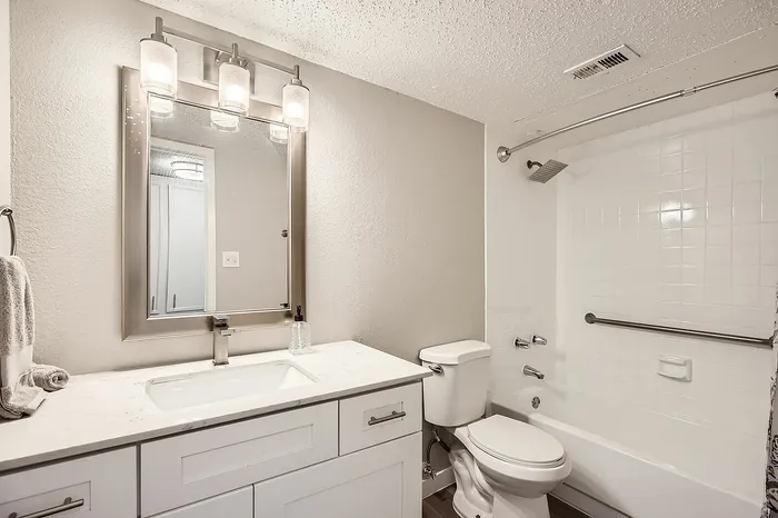 B2 Reno - 2 Bed 2 Bath