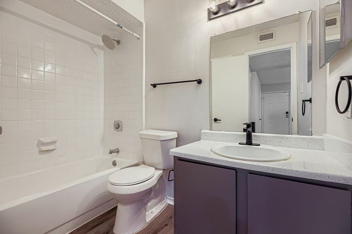 B1 Classic - 2 Bed 2 Bath