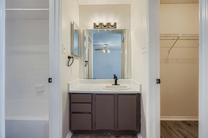 B1 Classic - 2 Bed 2 Bath