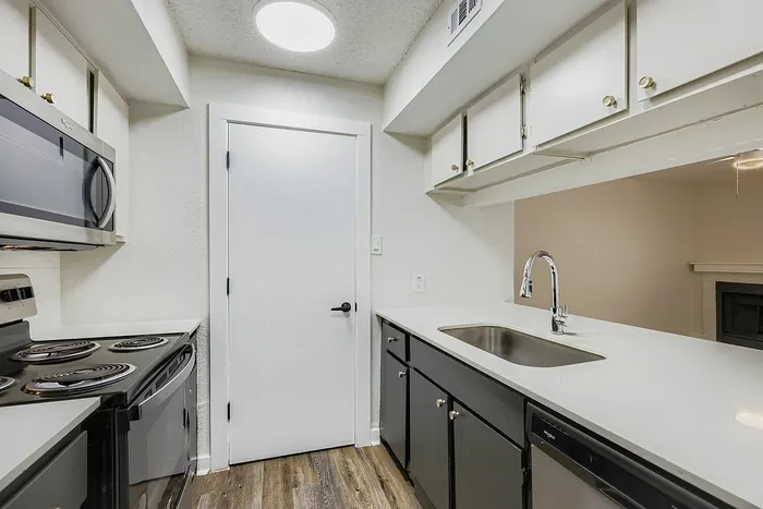 B3 Silver - 2 Bed 2 Bath