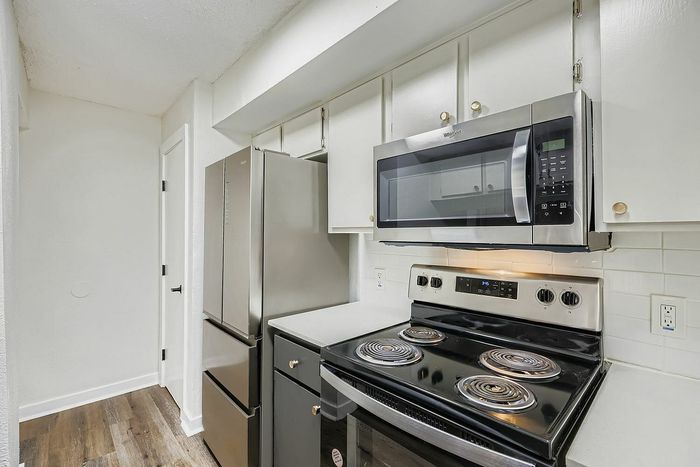 B3 Silver - 2 Bed 2 Bath