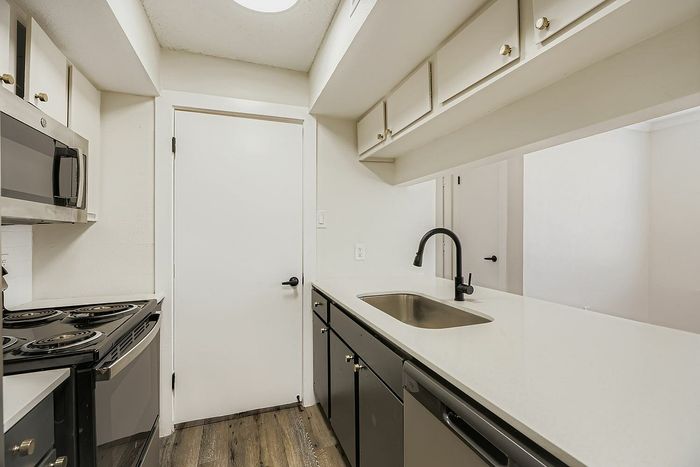 B2 Silver - 2 Bed 2 Bath
