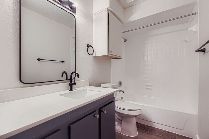 B2 Silver - 2 Bed 2 Bath