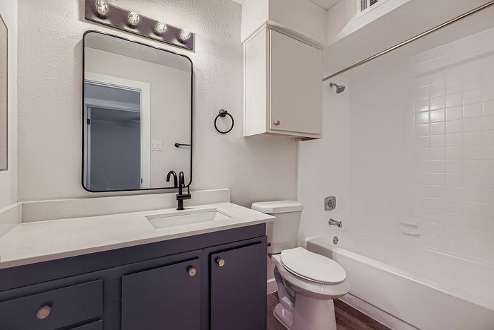 B2 Silver - 2 Bed 2 Bath