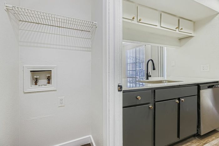 B2 Silver - 2 Bed 2 Bath