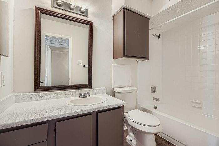 B2 Classic - 2 Bed 2 Bath