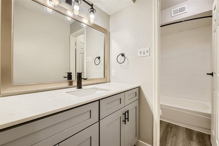 B2 Platinum - 2 Bed 2 Bath
