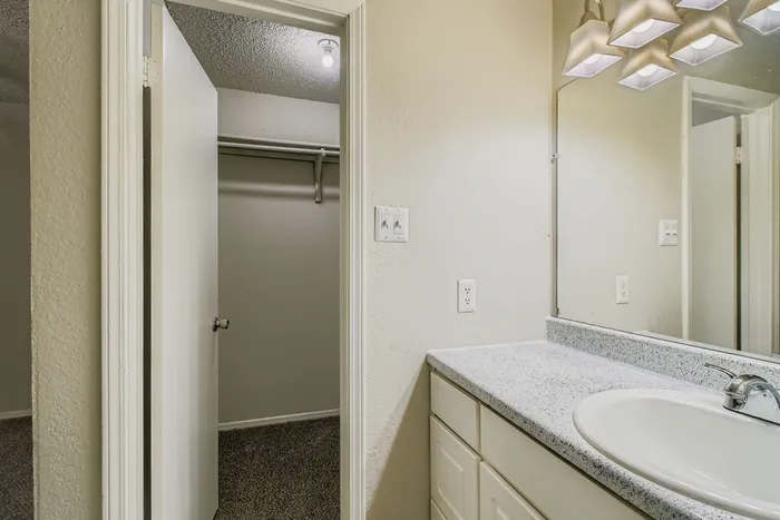 B2 Silver - 2 Bed 2 Bath