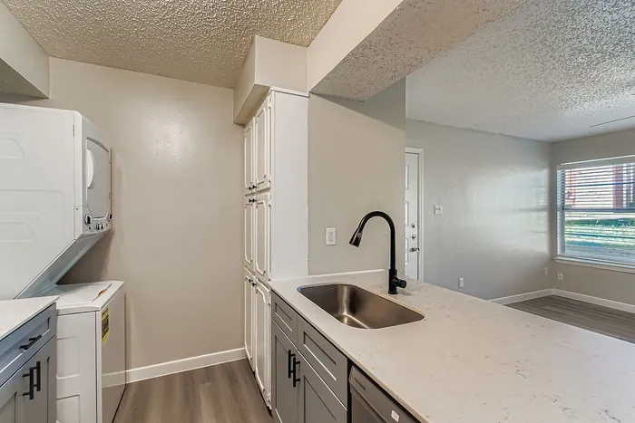 A1 Platinum - 1 Bed 1 Bath