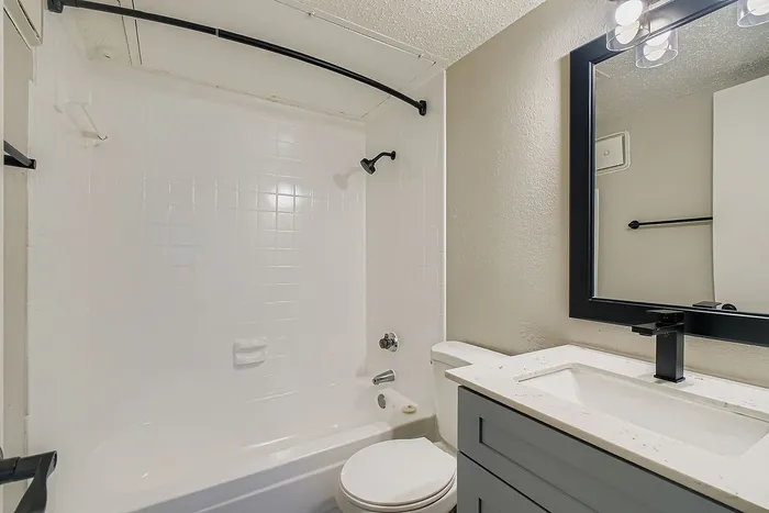 A1 Platinum - 1 Bed 1 Bath