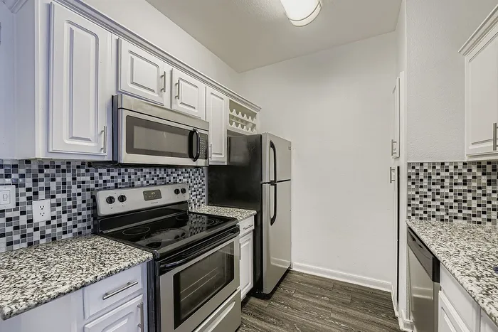 A1 Bronze - 1 Bed 1 Bath