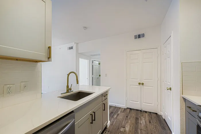 A1 Gold - 1 Bed 1 Bath