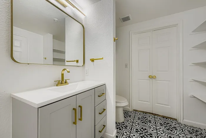 A1 Gold - 1 Bed 1 Bath