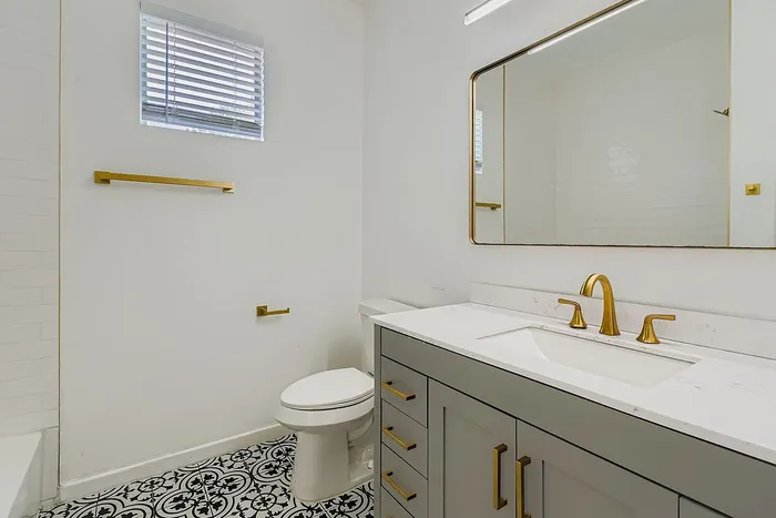 B2 Gold - 2 Bed 2 Bath