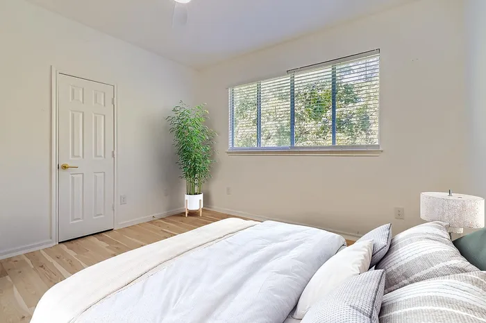 B2 Gold - 2 Bed 2 Bath