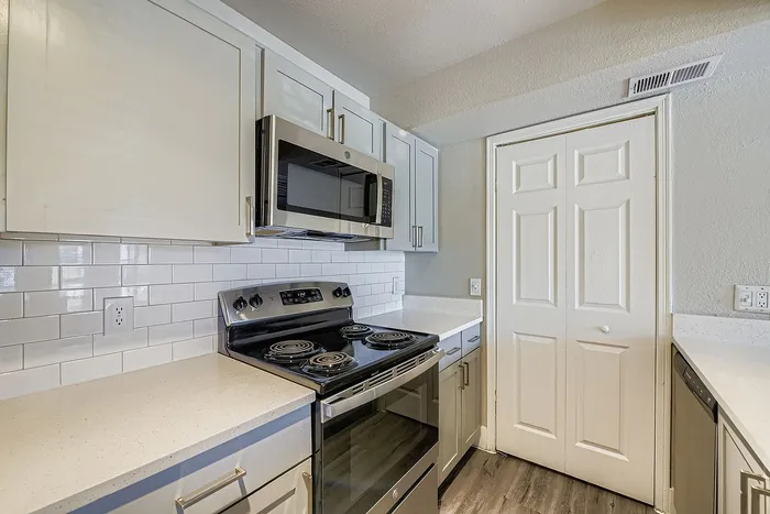 B2 Gold - 2 Bed 2 Bath