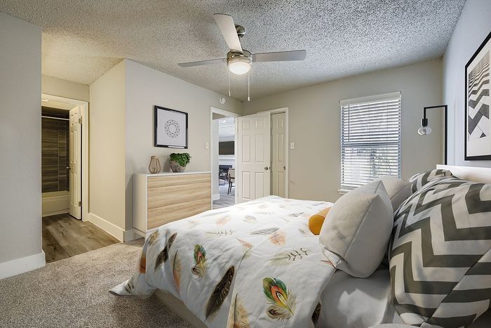 B2 Gold - 2 Bed 2 Bath