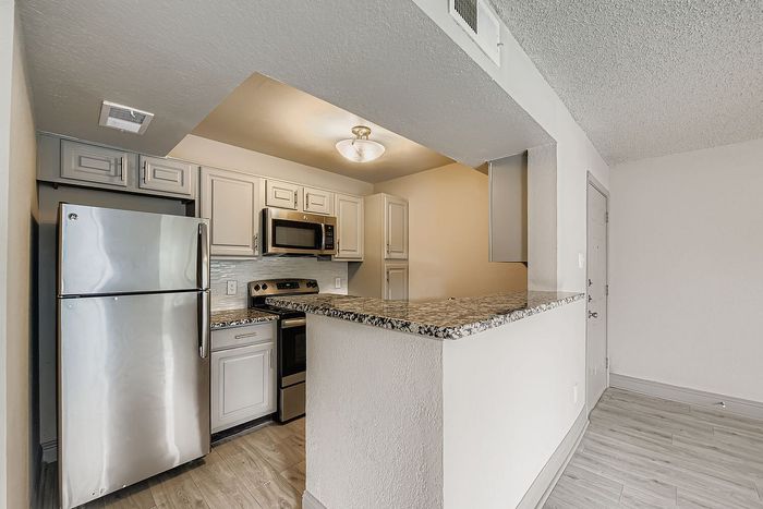 A1 Bronze - 1 Bed 1 Bath