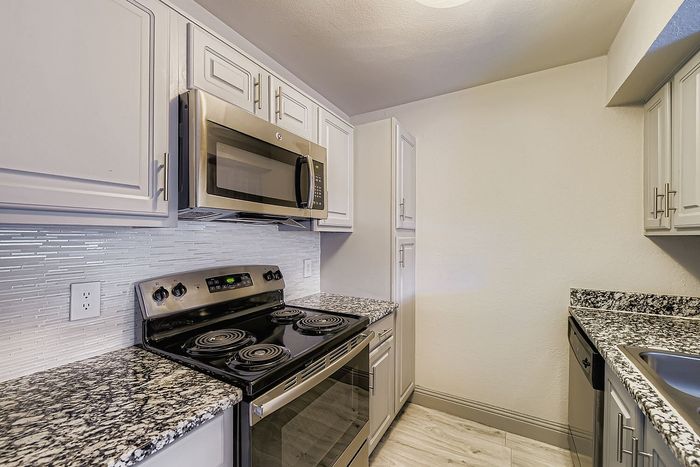 A1 Bronze - 1 Bed 1 Bath