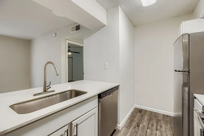 A1 Silver - 1 Bed 1 Bath