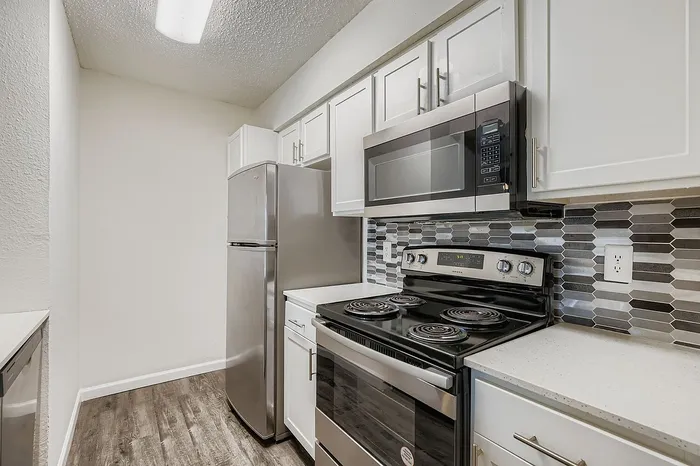 A1 Silver - 1 Bed 1 Bath