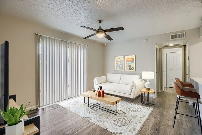 A1 Silver - 1 Bed 1 Bath