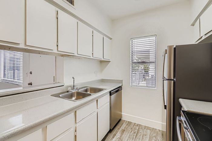 B2 Silver - 2 Bed 2 Bath