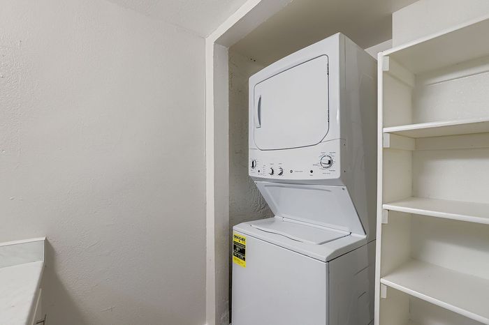 A1 Bronze - 1 Bed 1 Bath