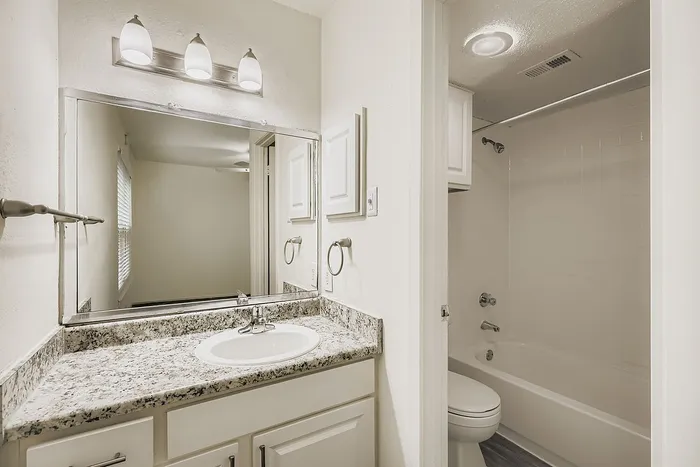C1 Silver - 3 Bed 2 Bath