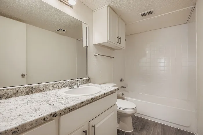 C1 Silver - 3 Bed 2 Bath