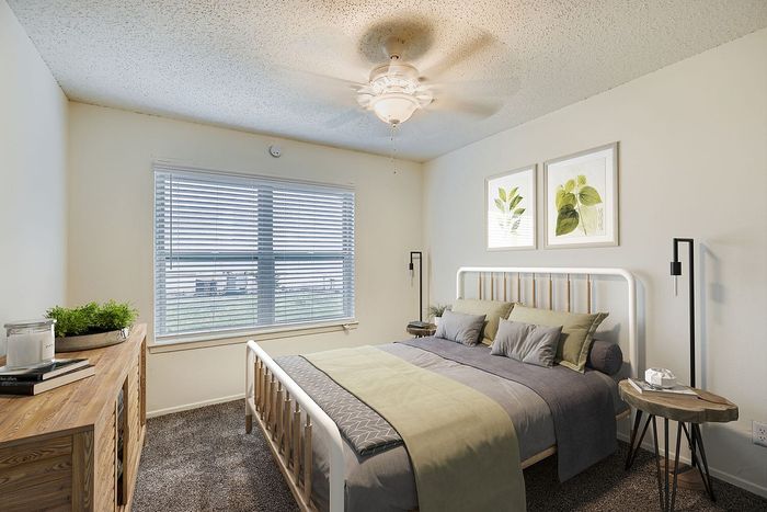 C1 Silver - 3 Bed 2 Bath