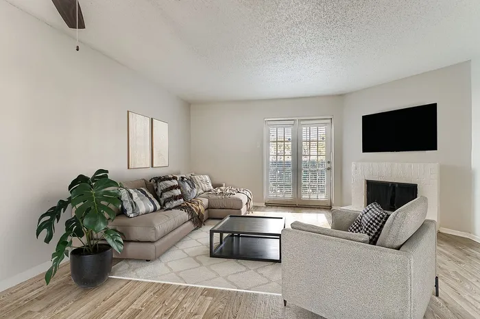 B3 Silver - 2 Bed 2 Bath