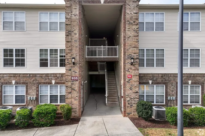 Rise Crown View Exterior