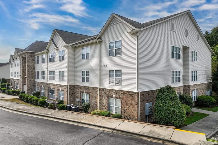 Rise Crown View Exterior