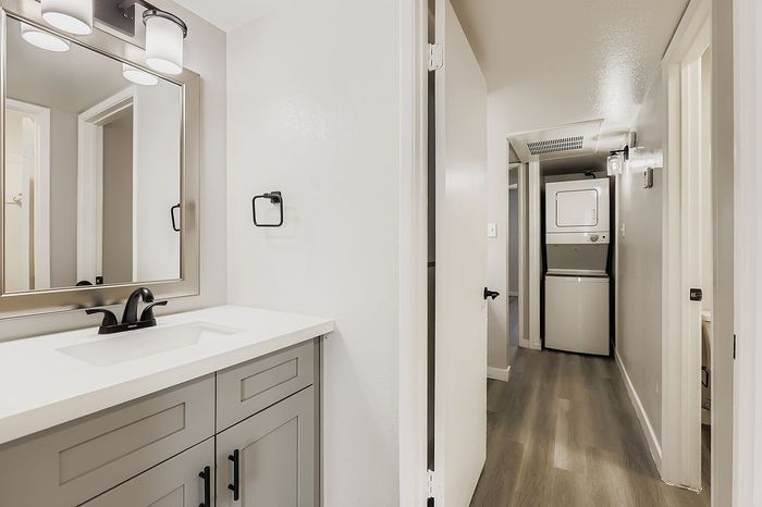 B1 Platinum - 2 Bed 1 Bath