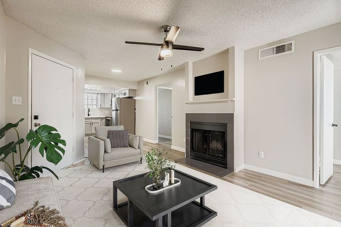 B1 Platinum - 2 Bed 1 Bath