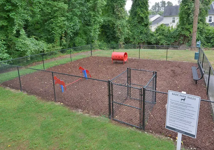 Community & Amenities