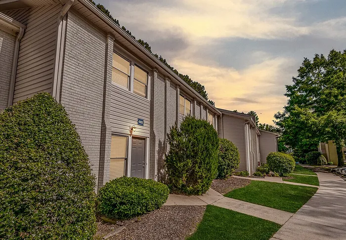 Community & Amenities
