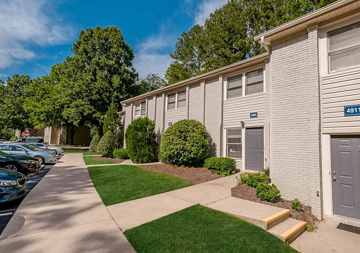 Community & Amenities